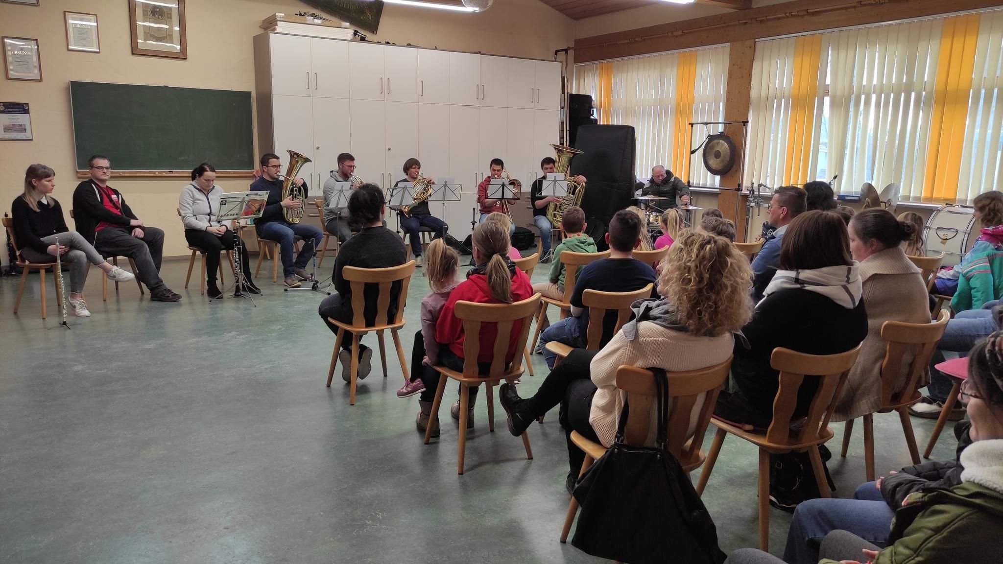 Instrumentenvorstellung Musikkapelle Hofs