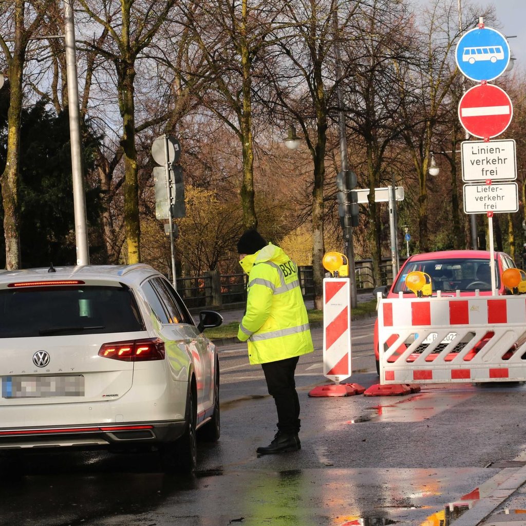 Gesperrte Friedrichstraße: Kommt jetzt das Verkehrschaos?