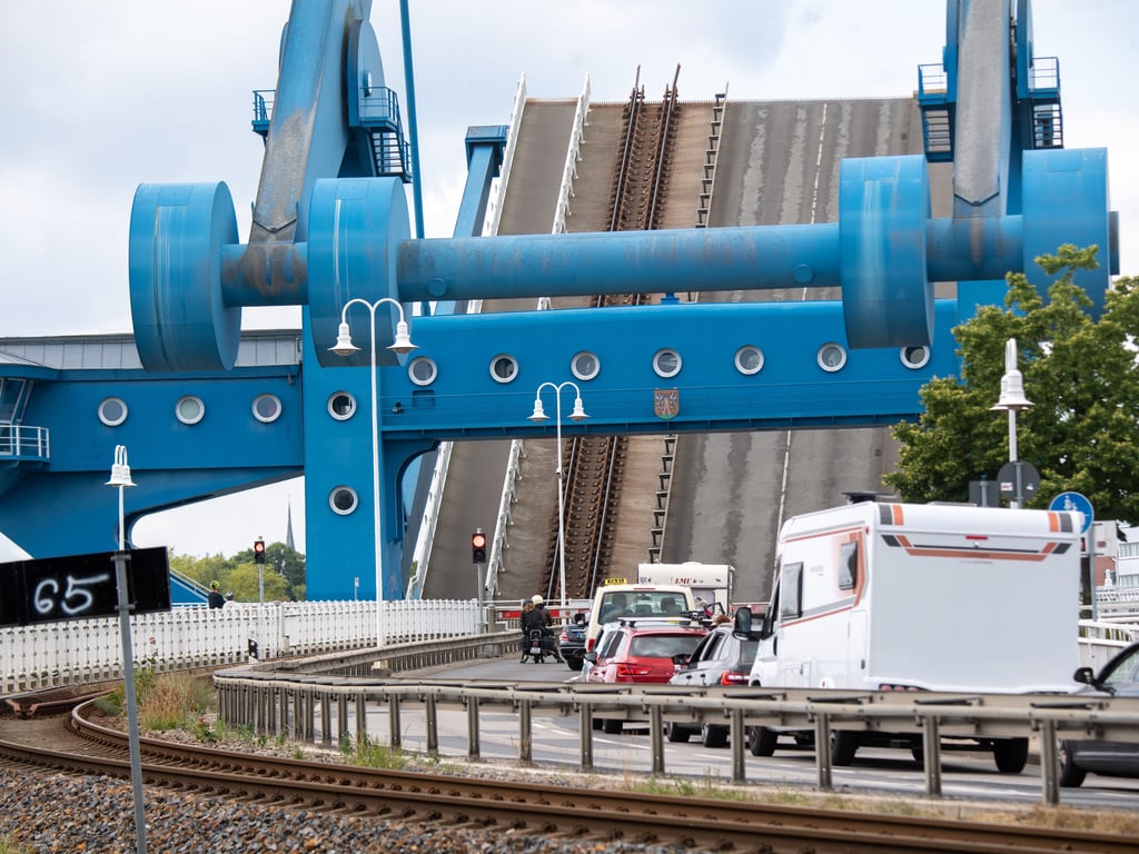 Neue Öffnungszeiten für Brücke zur Insel Usedom