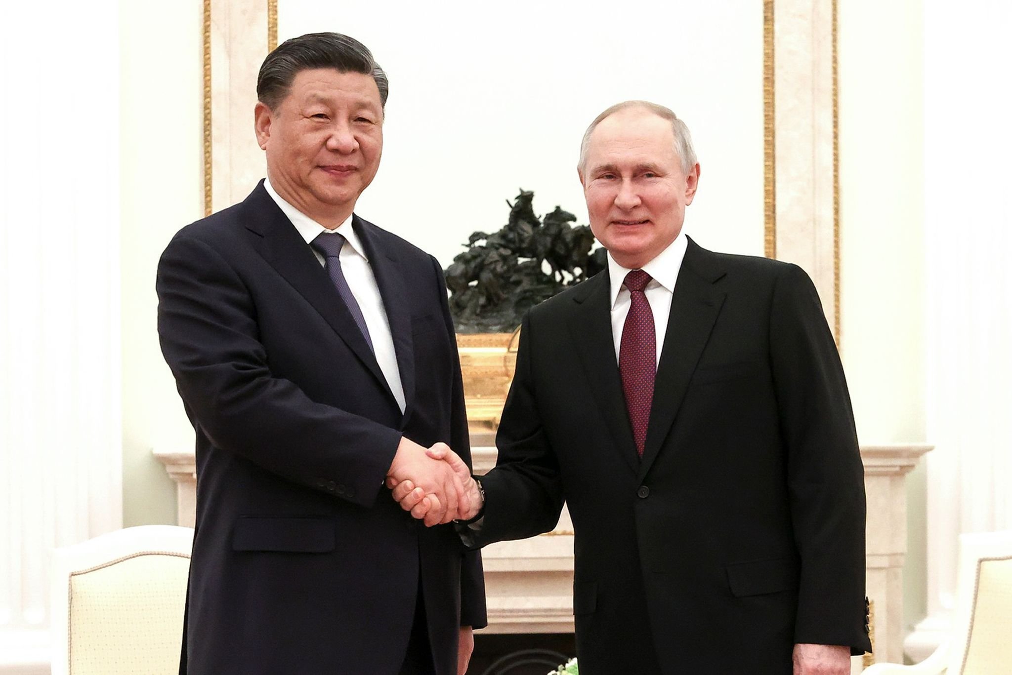 Treffen in Kriegszeiten: Putin begrüßt „Freund“ Xi Jinping