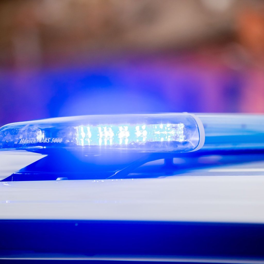 Unbekannte beschmieren Brücke in Neubrandenburg mit Hakenkreuzen