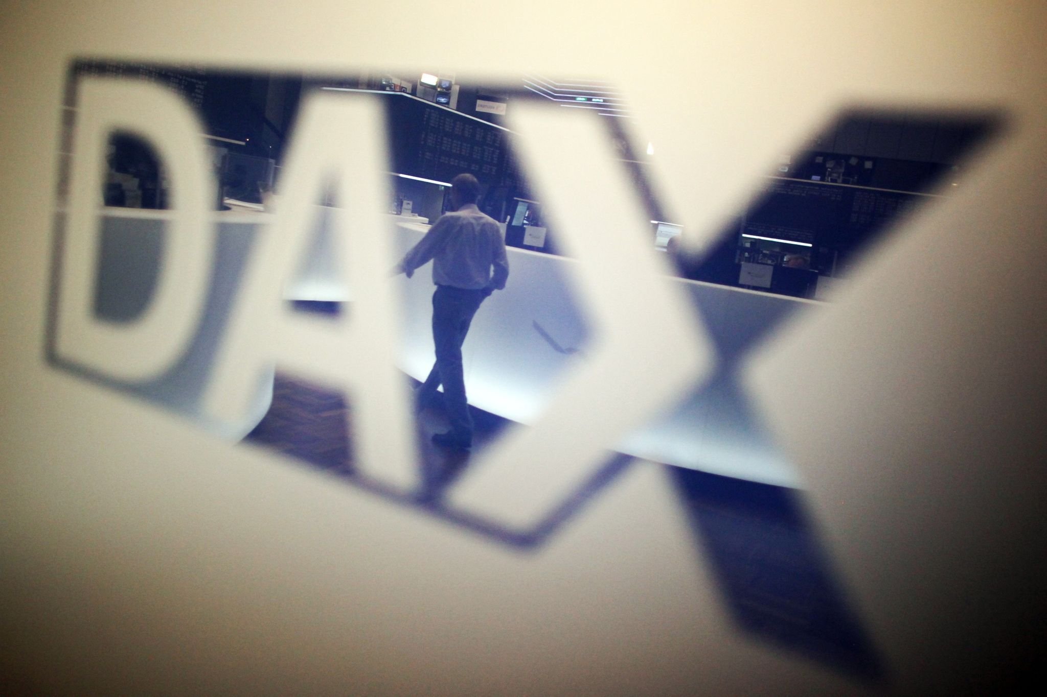 Dax erholt sich merklich — Aktienkurse von Banken steigen
