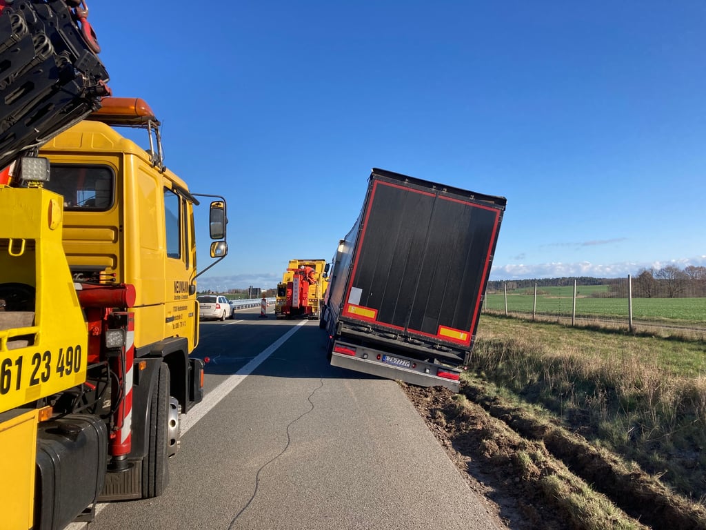 ►Lkw–Unfall auf A20 bei Neubrandenburg – Verkehrsbehinderungen