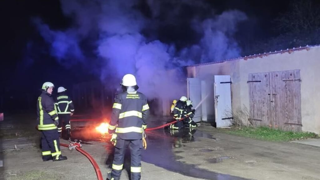 DDR–Mopeds in Strasburger Garage verbrannt