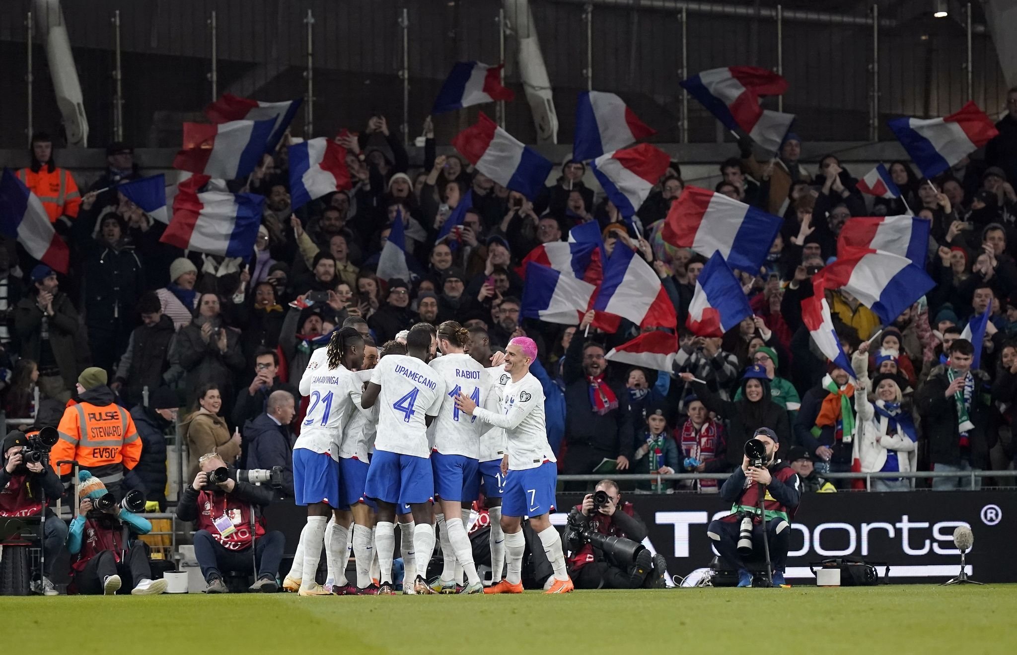 Pavard trifft bei Frankreich–Sieg — Nächster Rangnick–Erfolg