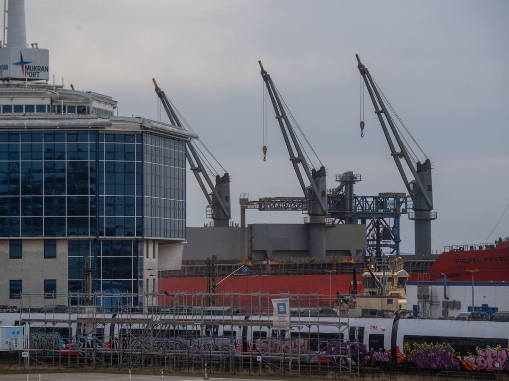 Gelder für LNG–Terminal vor Insel Rügen erst einmal gestoppt