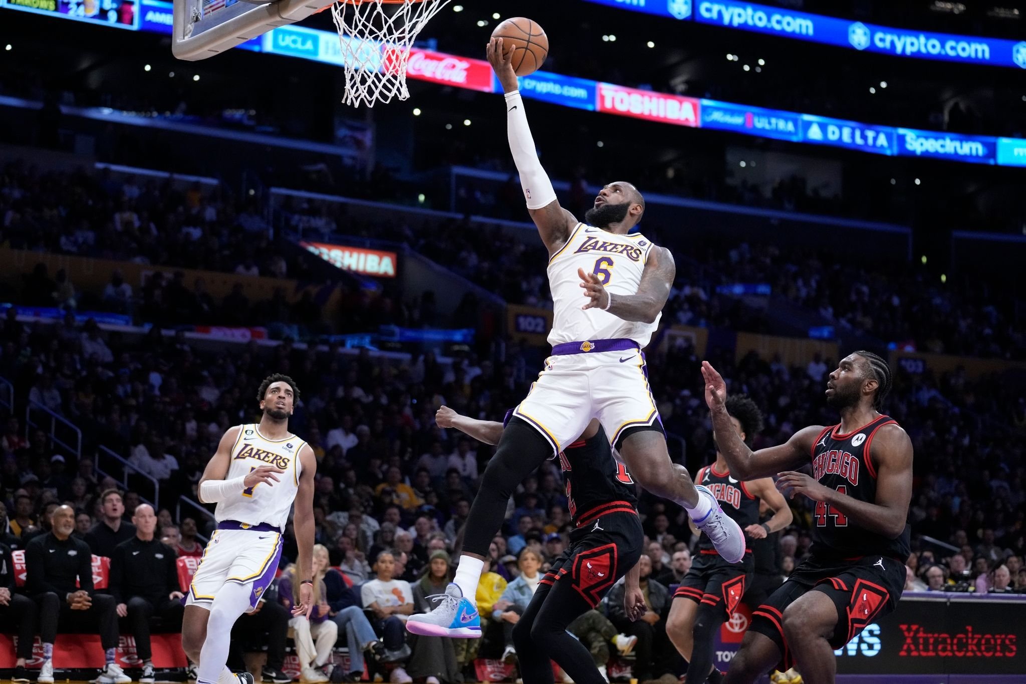 NBA: James wieder in Anfangsformation bei Lakers–Sieg