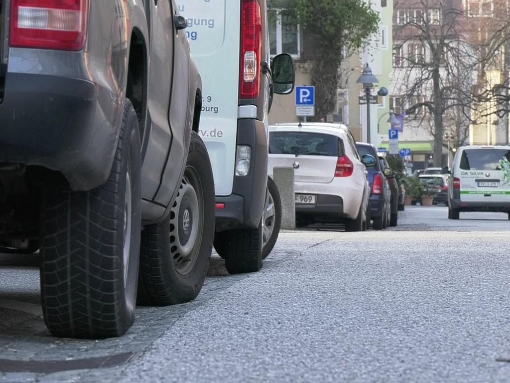 In der Ravensburger Oberstadt dürfen Autos jetzt eine Stunde parken
