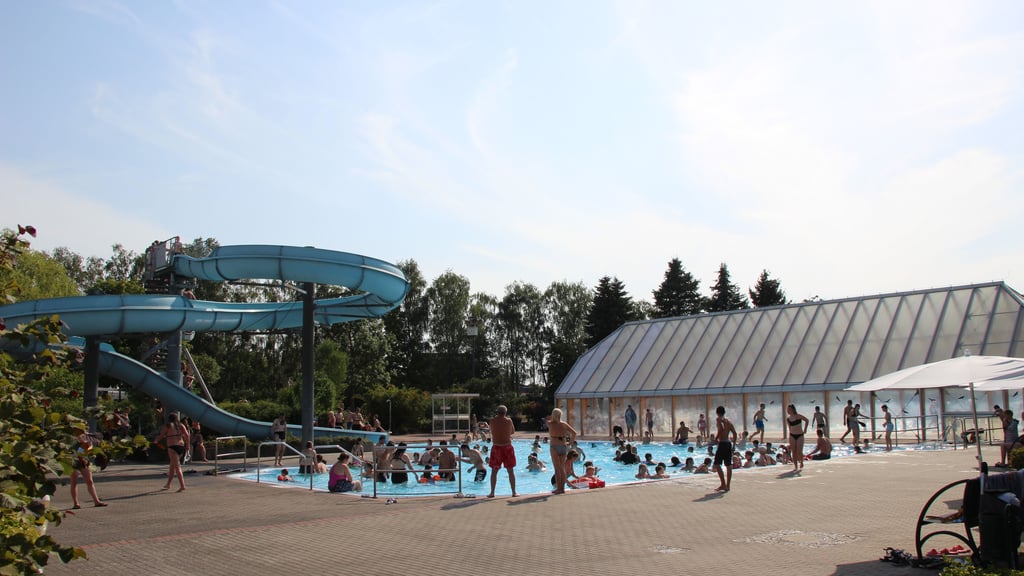 Friedland verdoppelt Eintrittspreise für sein Freibad