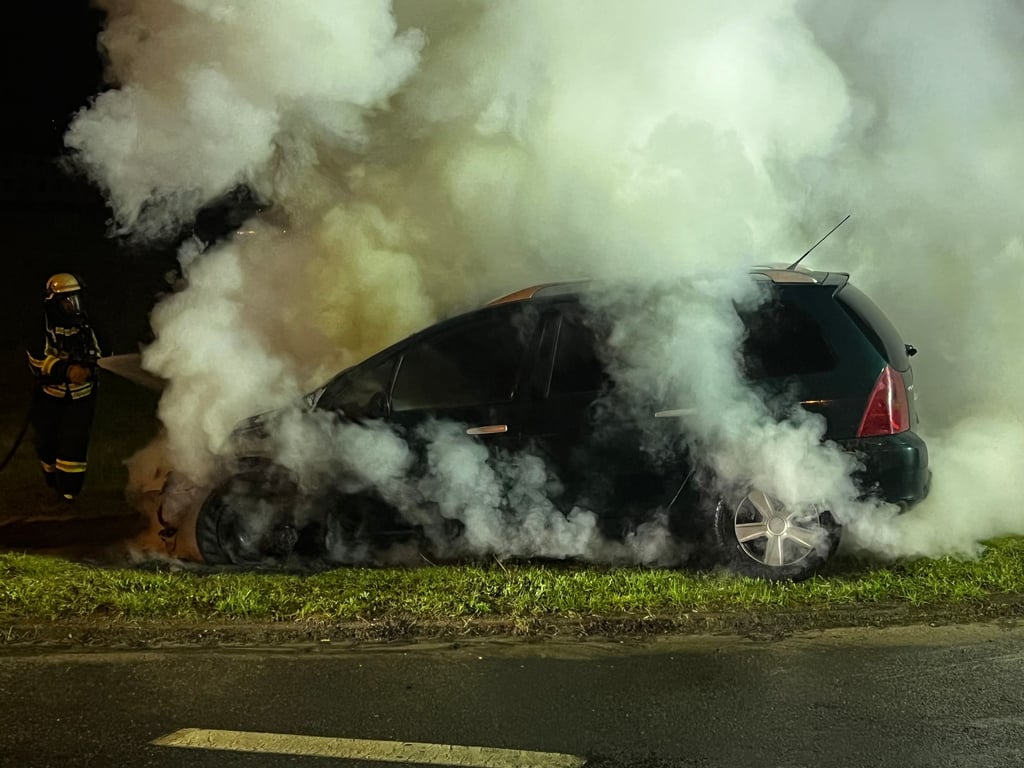 ► Plötzlich geht der Motor aus und das Auto steht in Flammen