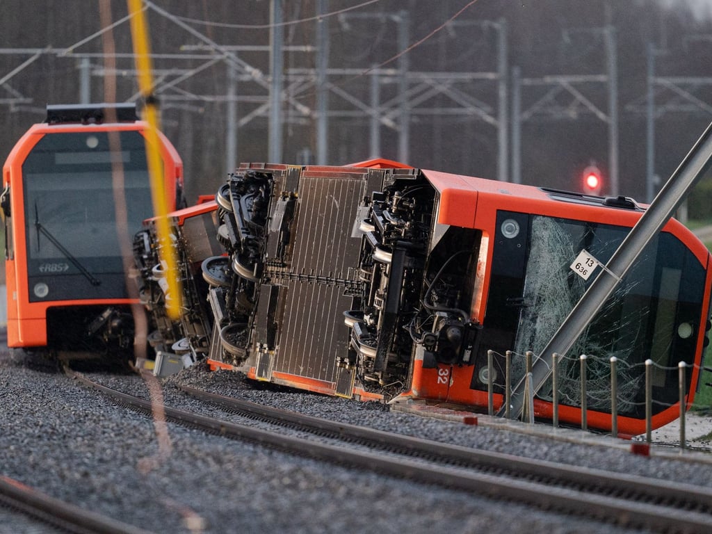 Sturmböen lassen zwei Regionalzüge in der Schweiz entgleisen - 15 Verletzte