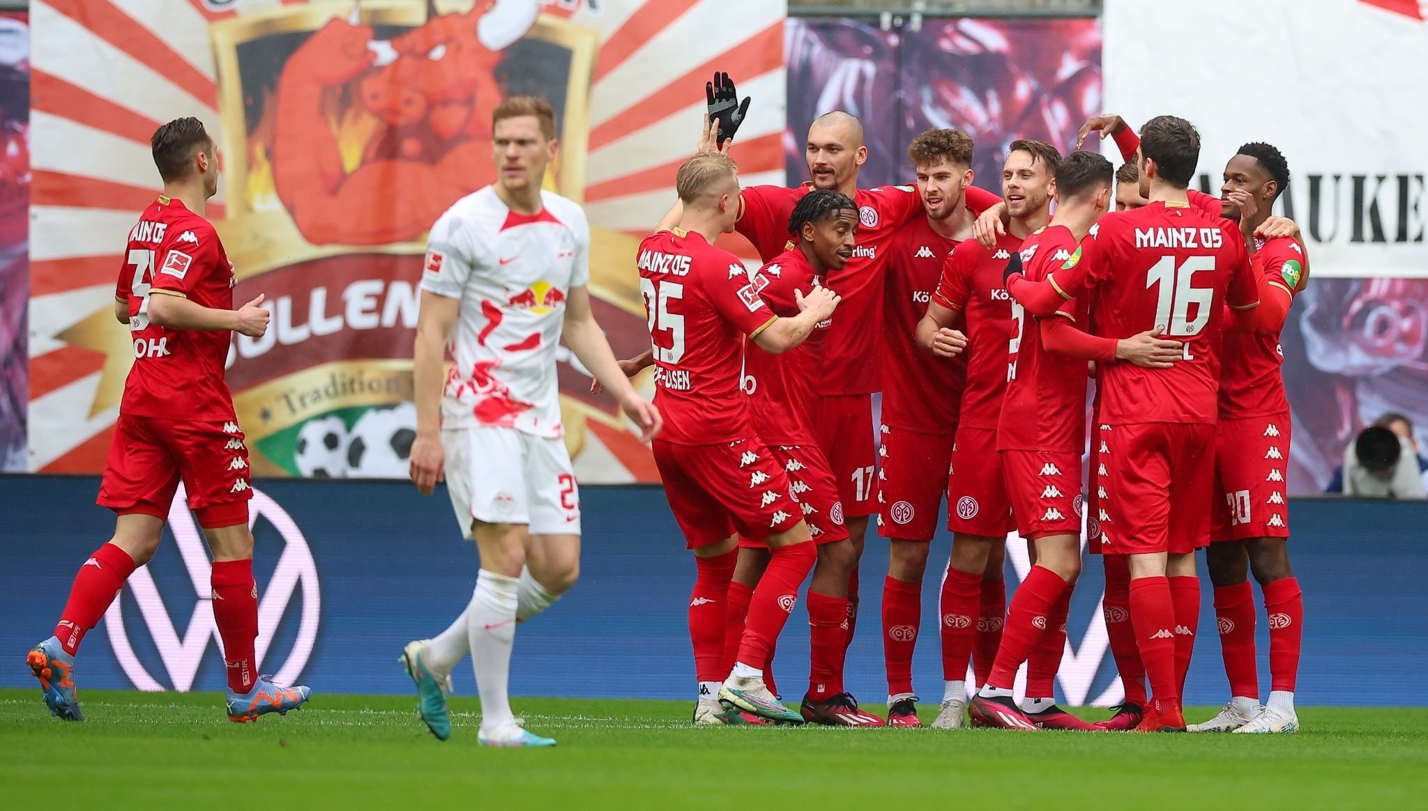 Leipzig patzt erneut — Auch Stuttgart und Schalke verlieren