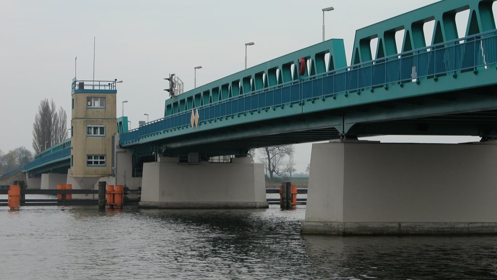 Bauarbeiten an Usedom–Brücke — im Juni wird gesperrt