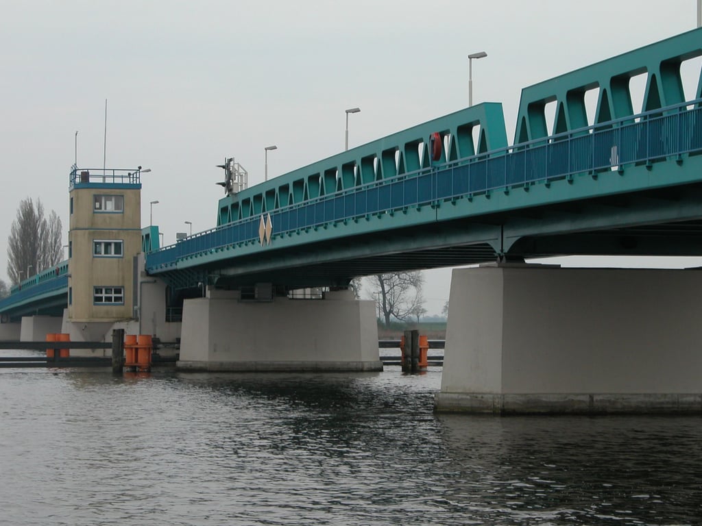 Bauarbeiten an Usedom–Brücke — im Juni wird gesperrt
