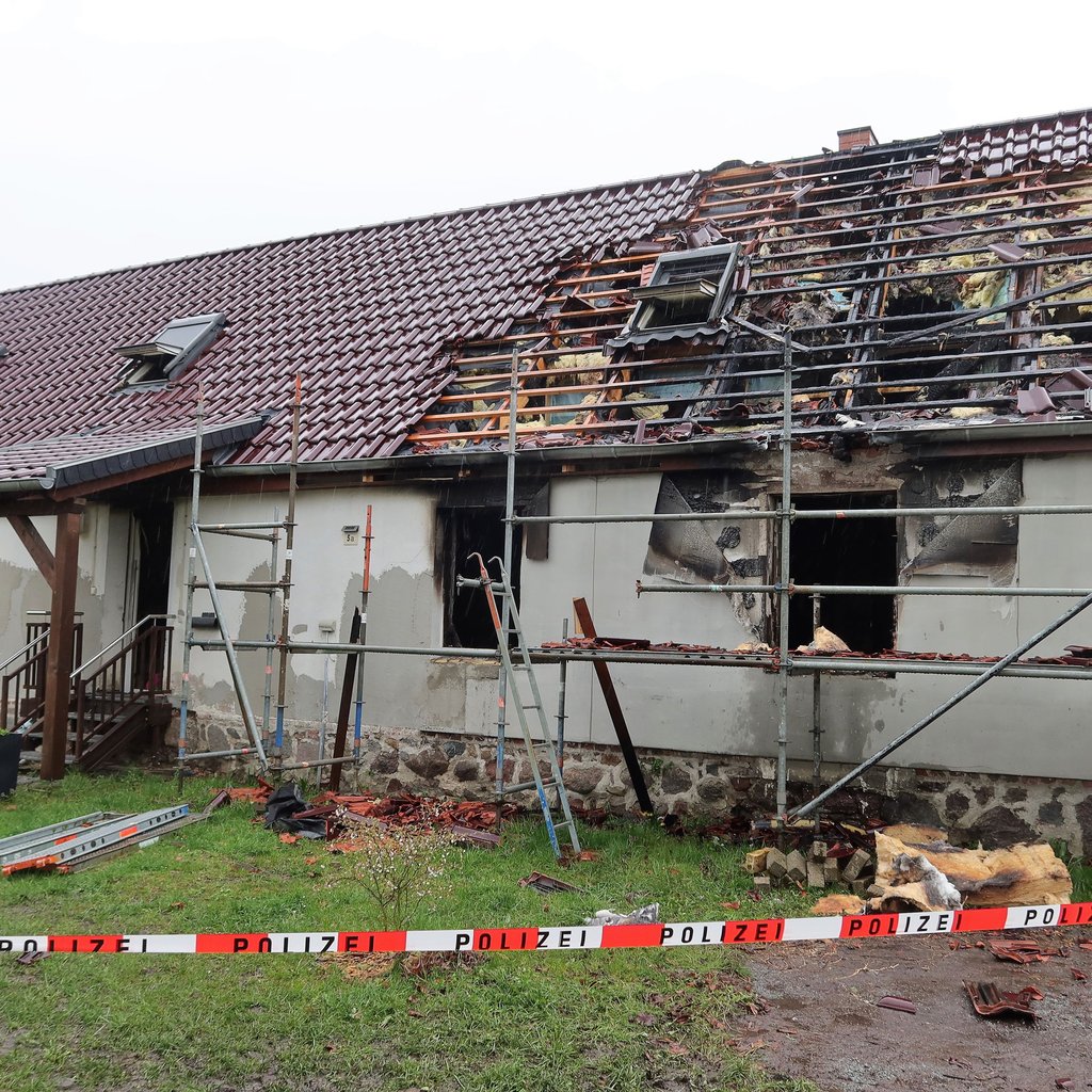 Haus und Autos in Groß Pinnow abgebrannt