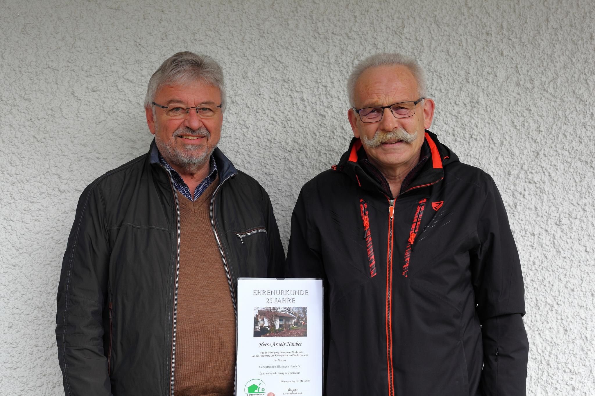 Arnolf Hauber für 25 Jahre Mitgliedschaft geehrt