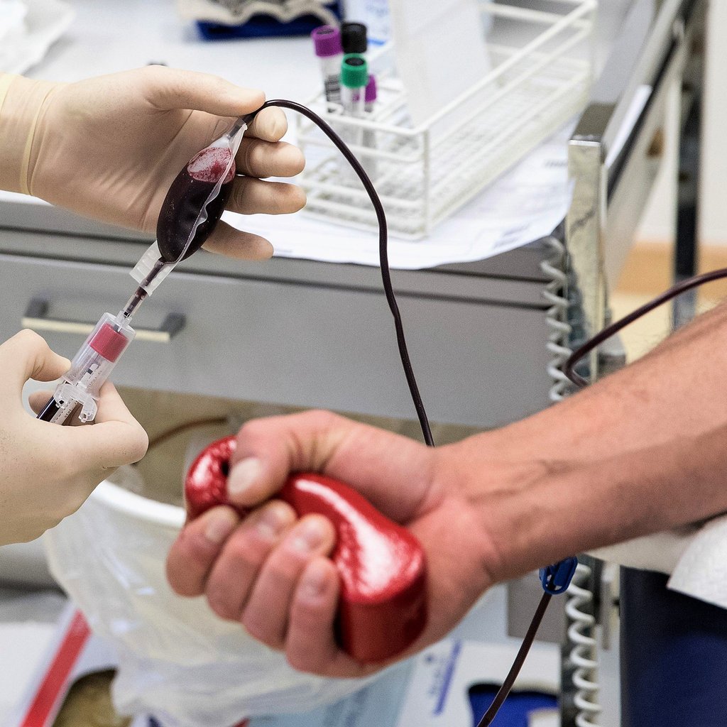 Blood supplies are getting scarce: donate now