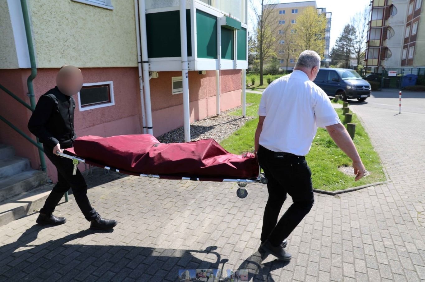 Wie Lange Darf Eine Leiche Im Kühlhaus Liegen Zwei Leichen in Wohnung gefunden – sie lagen schon mehrere Monate dort
