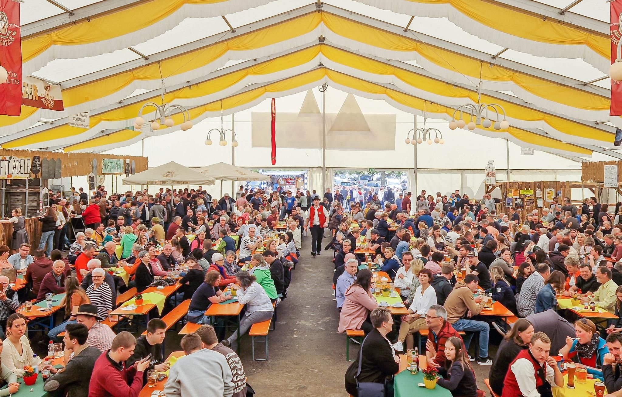 Kressbronn: 6700 Besucher Feiern Das Blütenfest Der Landjugend