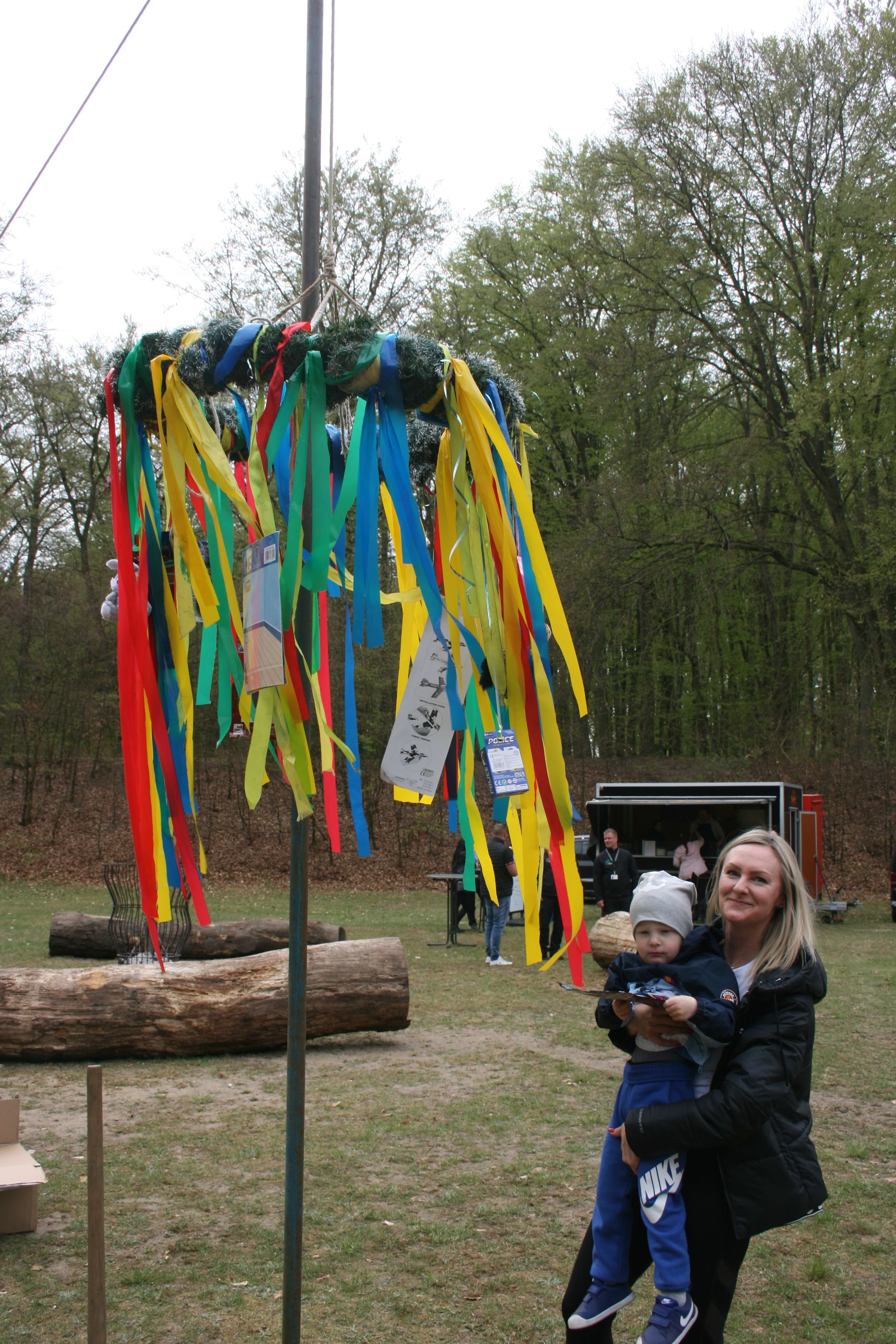 Jagdhornbläser Und Entenangeln Beim Maifest