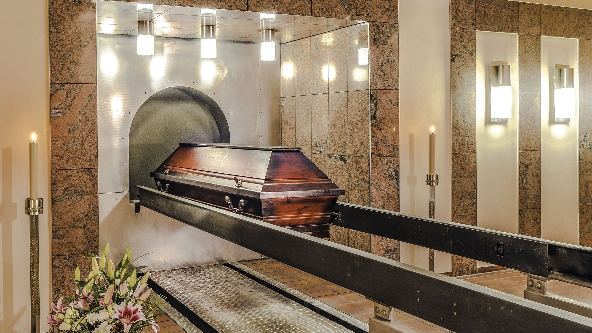 Krematorium in Neubrandenburg mit 400 Leuten in zwei Stunden