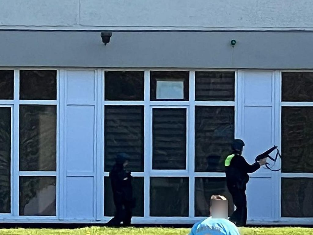 Schüsse aus Rostocker Hochhaus – Großeinsatz der Polizei