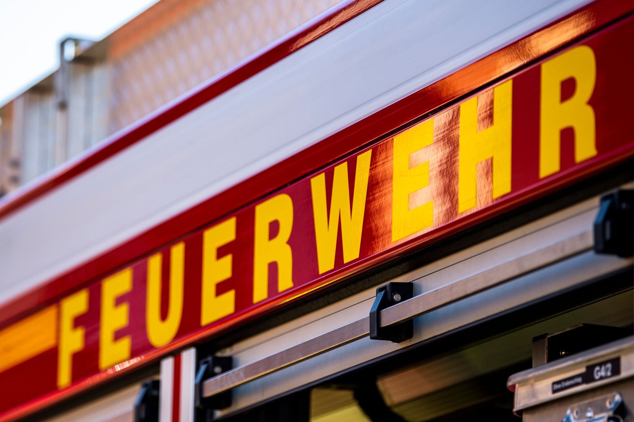 Erste Feuerwehren erhalten neue Drehleiter–Fahrzeuge