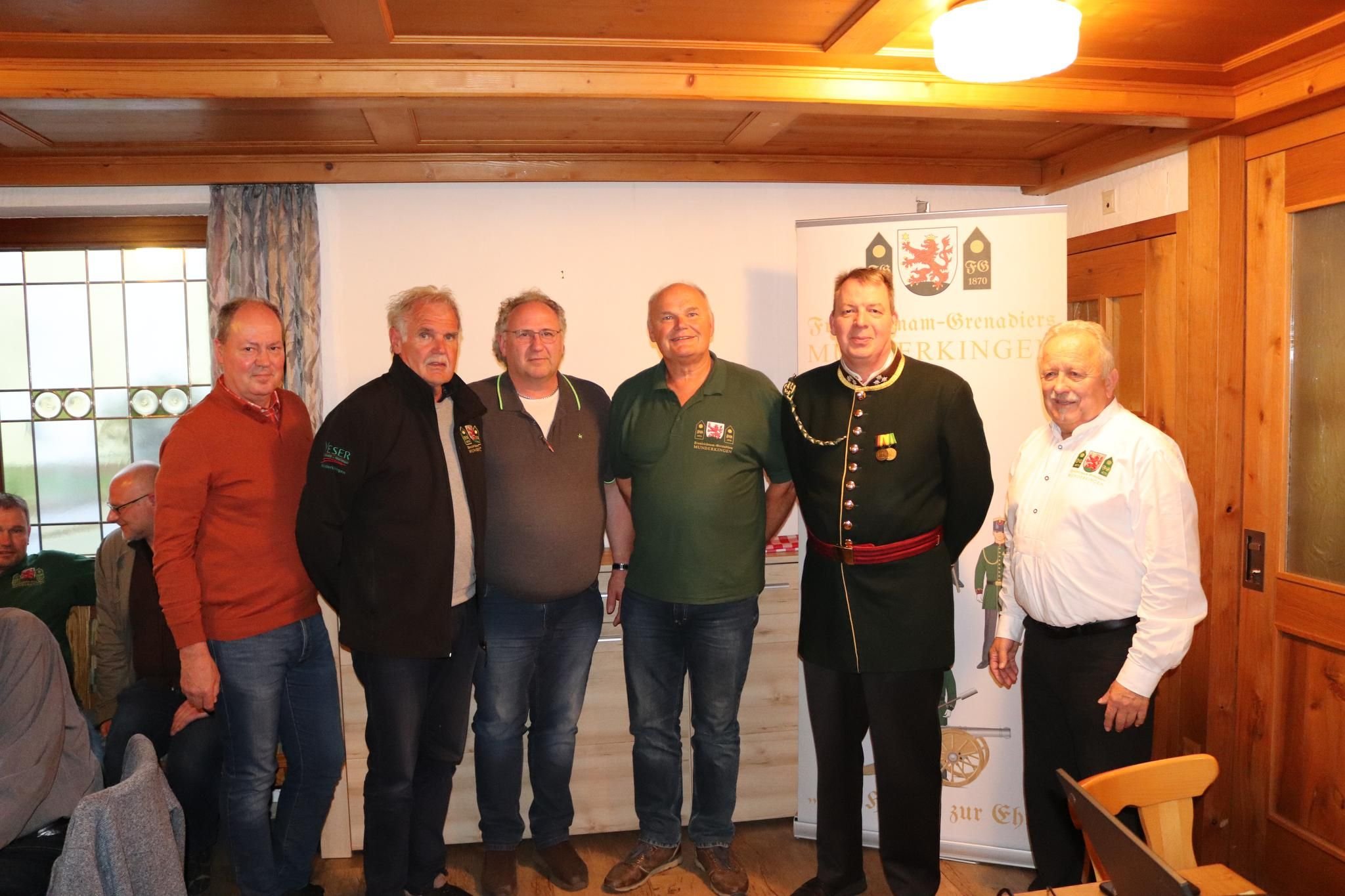 Strahlende Gesichter bei Hist. Bürgerwehr Munderkingen