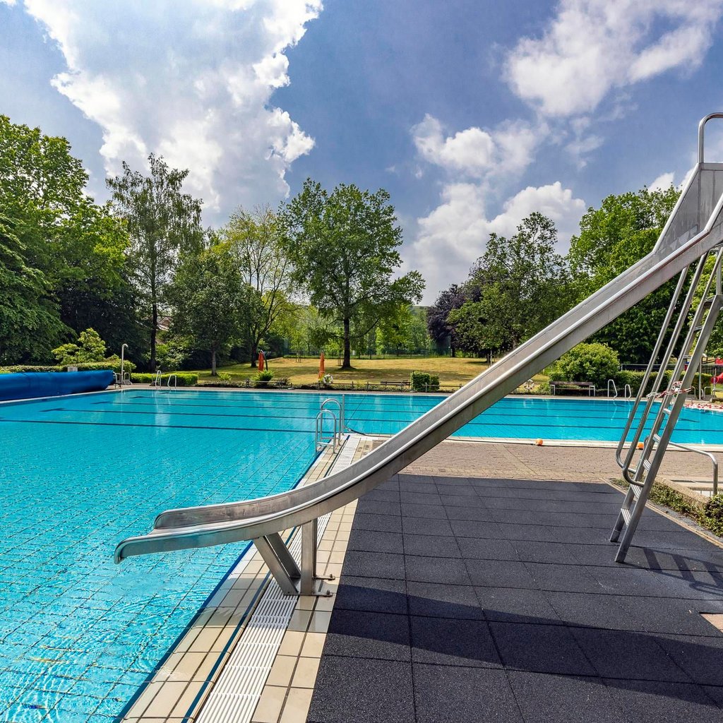 Können sich Familien das Freibad noch leisten?
