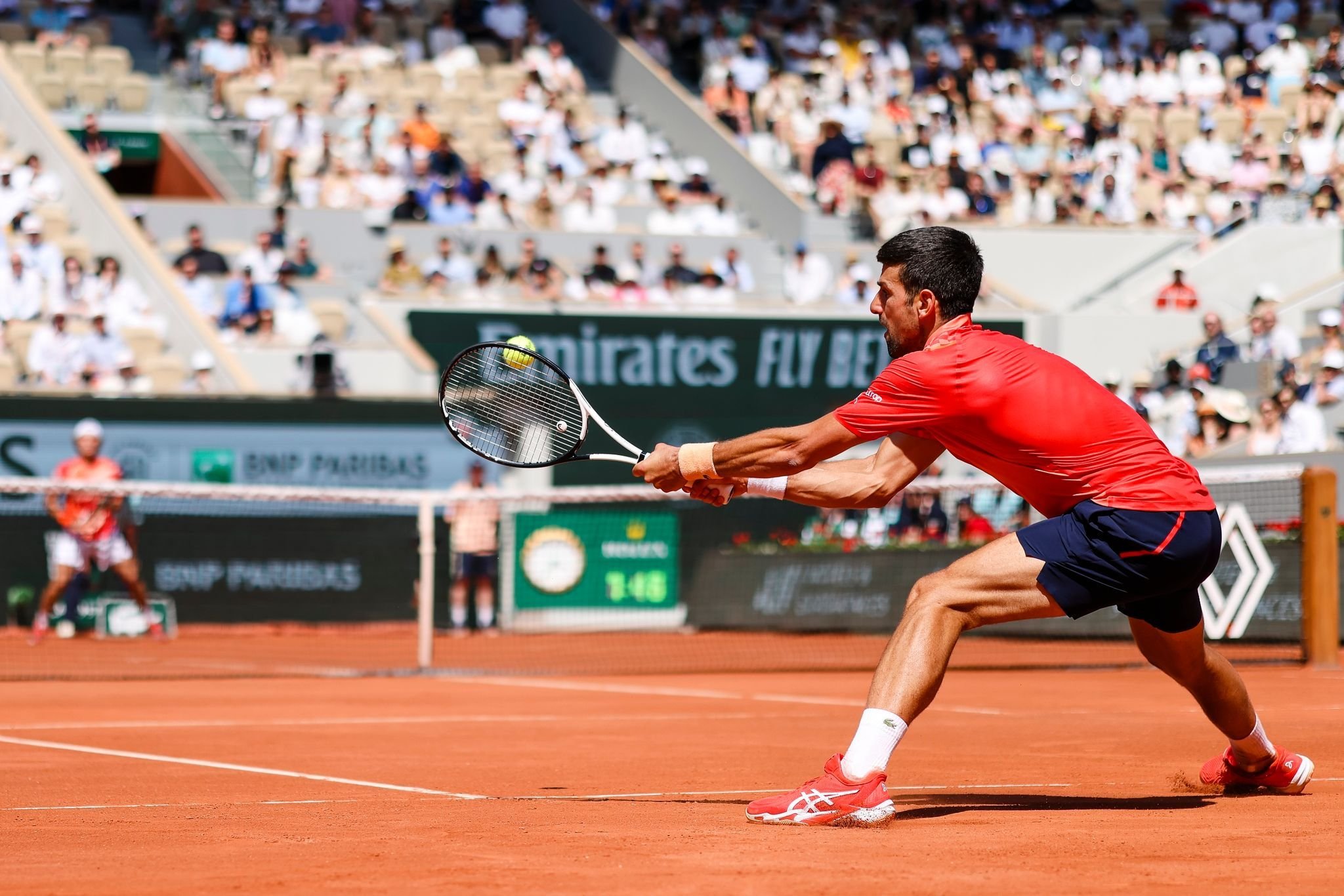 Djokovic bei French Open in drei Sätzen weiter