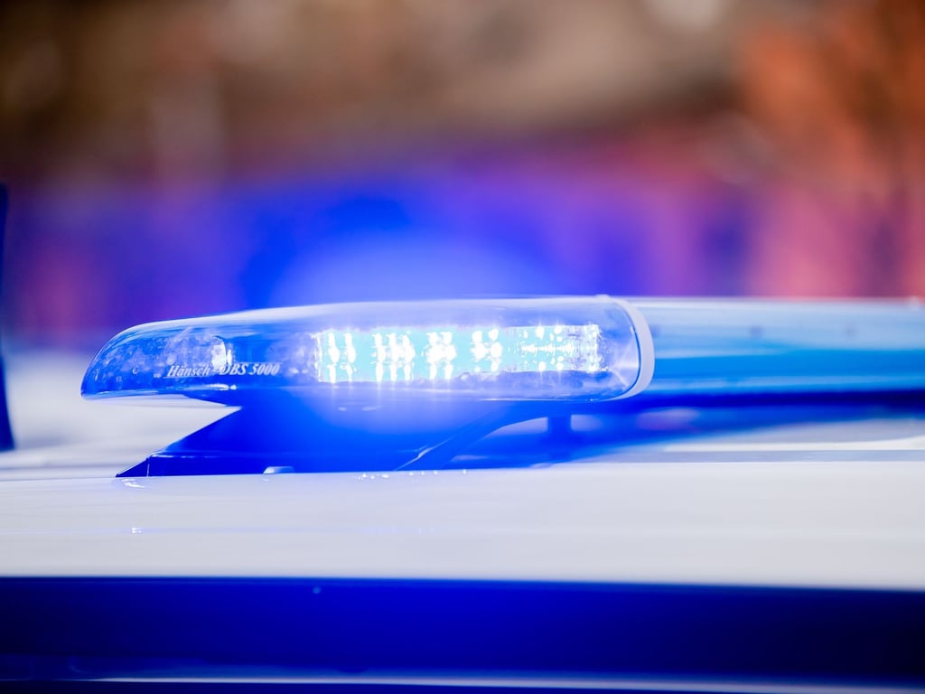 59-Jähriger bedroht in Ravensburg  Polizeibeamte mit Samuraischwert