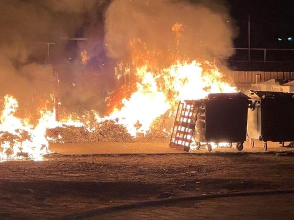 Nächtlicher Brand auf Usedom – Container in Flammen