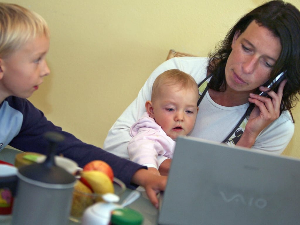 Welche Risiken das Handy für Eltern und Babys birgt