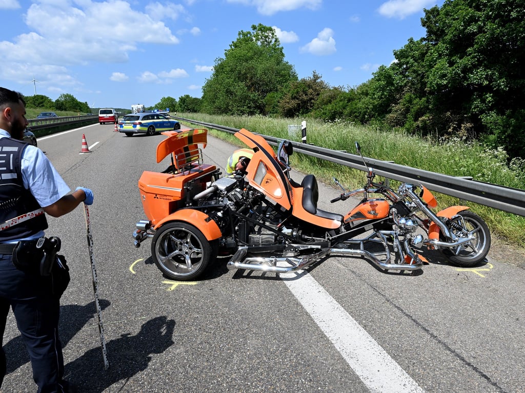 Trike-Fahrer stirbt bei schwerem Autobahn-Unfall