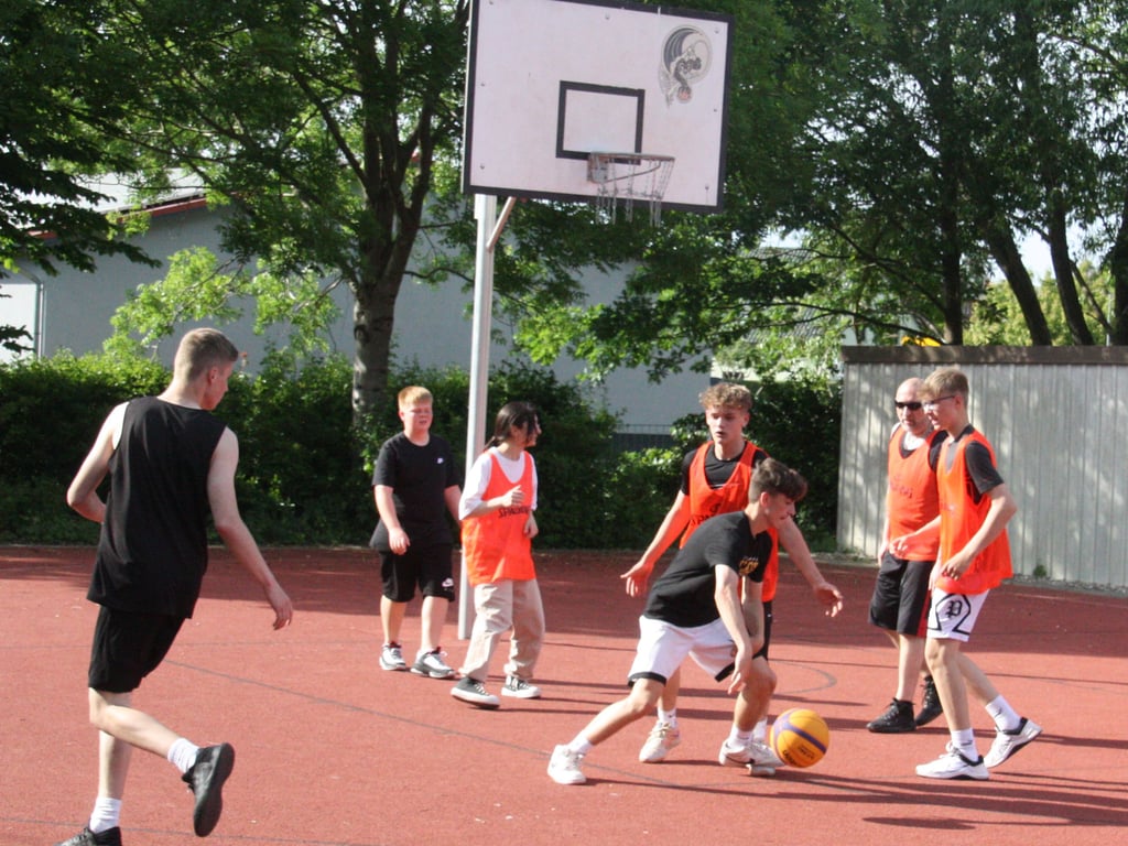 Stadt sperrt Sportplatz an der Schule - Viele Ueckermünder verärgert