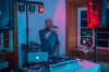 Hochzeits-DJ schreibt Ratgeber für die perfekte Party