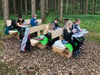 Diese Kinder in der Region lernen im "Grünen Klassenzimmer" im Wald