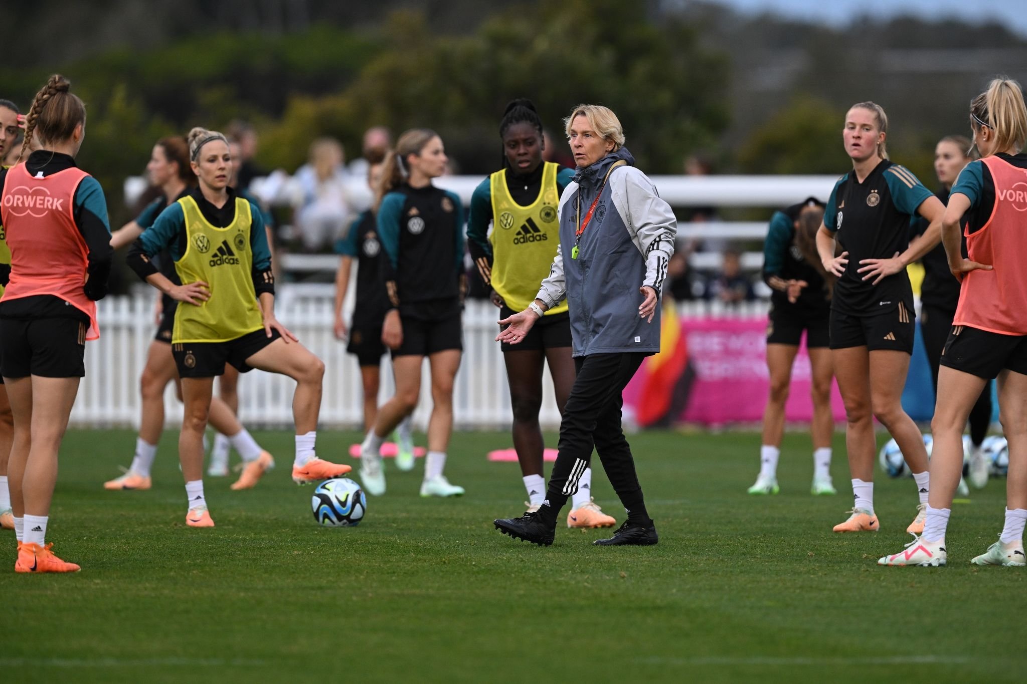 Kolumbiens Skandalspiel Warnt Dfbfrauen Vor Wm