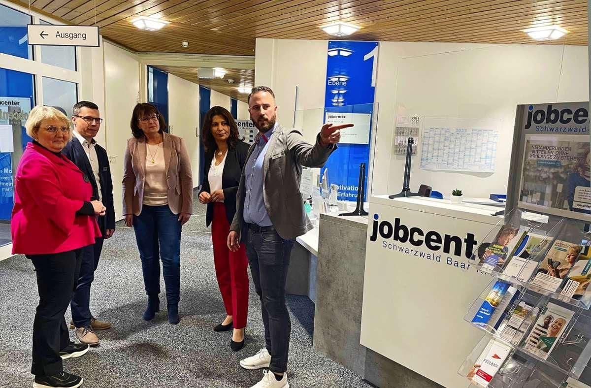 Kann Mich Das Jobcenter Zu Einer Maßnahme Zwingen Fachkräftemangel — selbst im Jobcenter VS