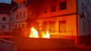 Mülltonnen brennen in Neubrandenburg – Polizei vermutet Straftat