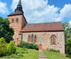 „Mehr Licht!“ — Hübsche Kirche hat nach 170 Jahren wieder ein Altar-Fenster