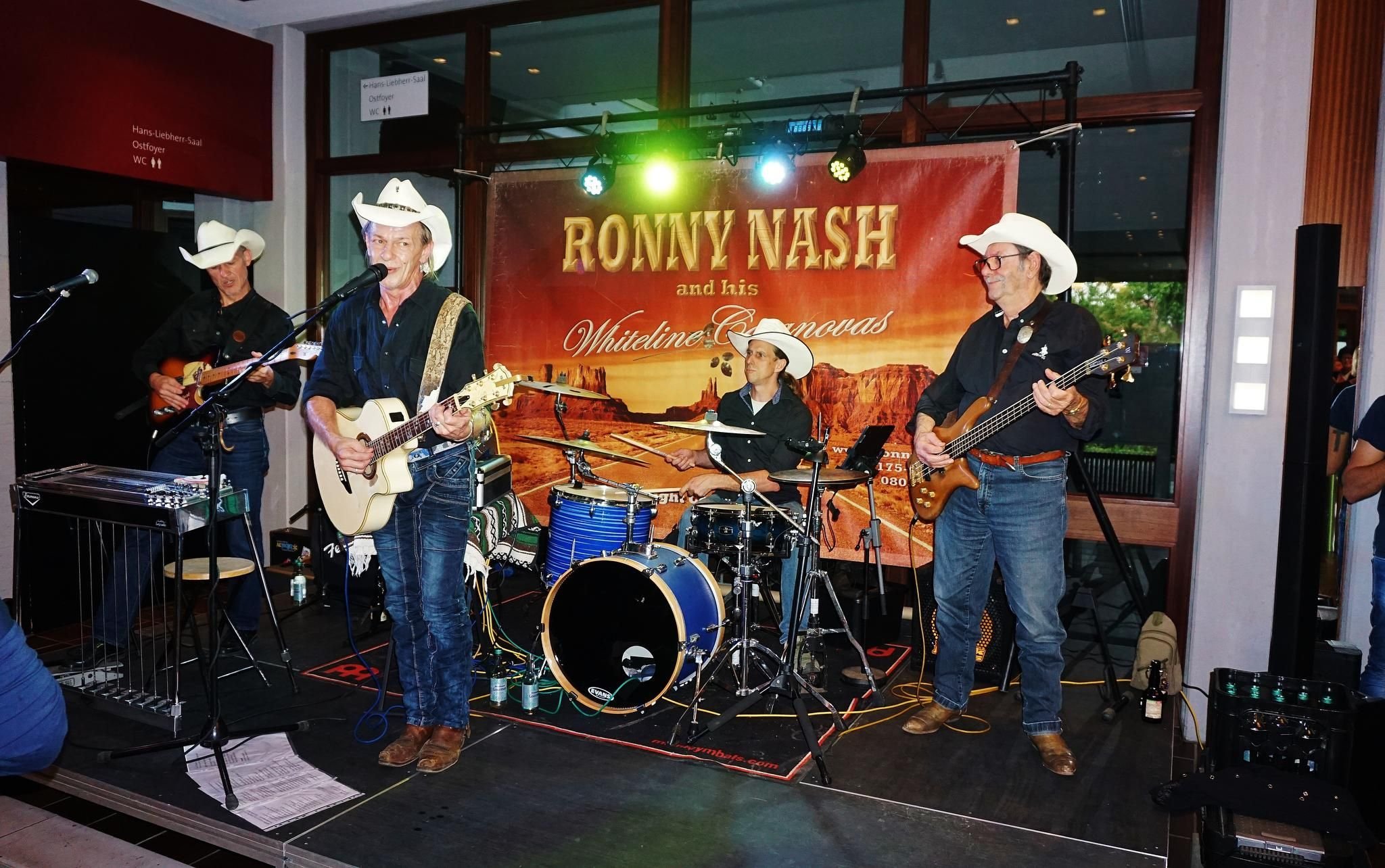 Ronny Nash and the Whiteline Casanovas Bring Young Energy to Biberacher Musiknacht Country Evening