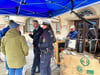 Warum die Polizei auf dem Marktplatz Kaffee ausgibt