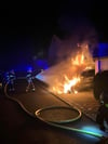 Feuerwehr rückt zu Fahrzeugbrand in Weingarten aus