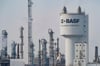 BASF kündigt weiteren Stellenabbau und Sparprogramm an