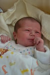 Mia ist das erste von fünf Schaltjahr-Babys im Klinikum Friedrichshafen